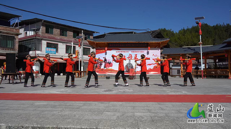 我县举行祭祀盘王大典暨民族文化交流活动1.jpg