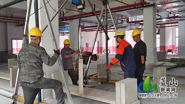 我县重点项目建设掀热潮 民生工程推进加速度.jpg 我县重点项目建设掀热潮 民生工程推进加速度.jpg