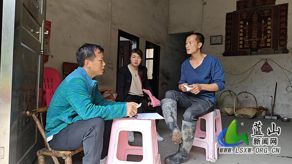 浆洞瑶族乡：“民生快线”直达家门 精准帮扶助力低保申请“一站式”办结.jpg