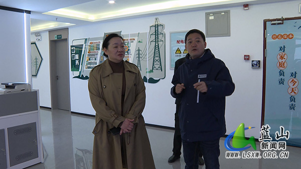 邓群春节期间走访慰问一线值班值守人员.jpg