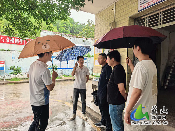 祠堂圩镇开展校园安全专项检查 筑牢师生安全防护网.jpg