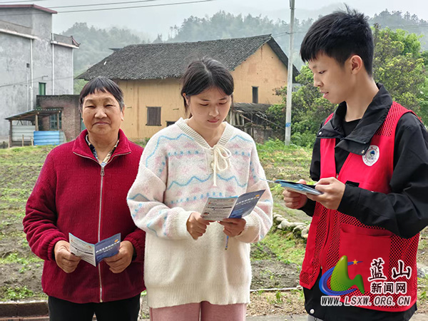 浆洞瑶族乡：宣传防范网络诈骗，守护群众“钱袋子”.jpg