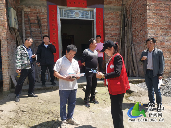 浆洞瑶族乡：政策入户“零距离” 护蕾行动“润童心”.jpg