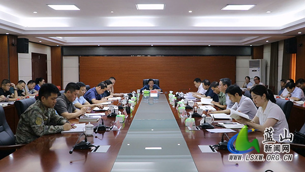邓群主持树立和践行正确政绩观学习教育读书班暨县委理论学习中心组2026年第6次集体(扩大)学习.jpg 邓群主持树立和践行正确政绩观学习教育读书班暨县委理论学习中心组2026年第6次集体(扩大)学习.jpg